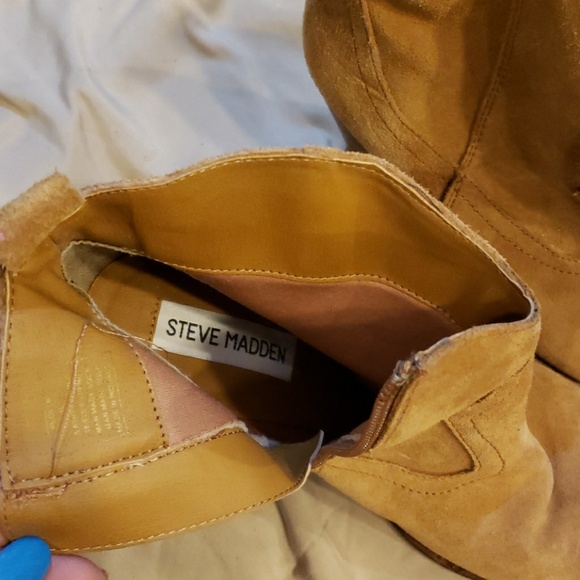 Boots - Picture 2 of 4